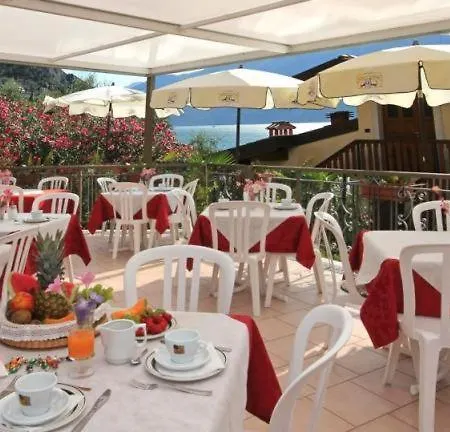 Hotel Augusta Garni 2*