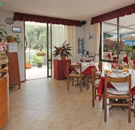 Augusta Garni Hotel