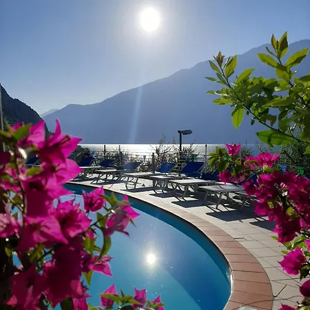 Augusta Garni Hotel