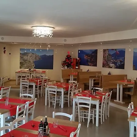 Hotel Augusta Garni 2*