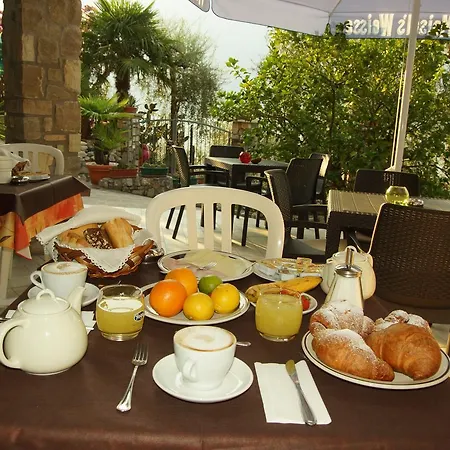 Augusta Garni Hotel 2*