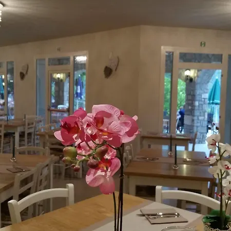 Augusta Garni Hotel 2*