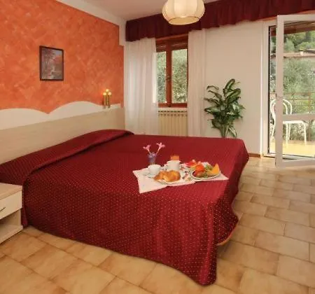 Augusta Garni